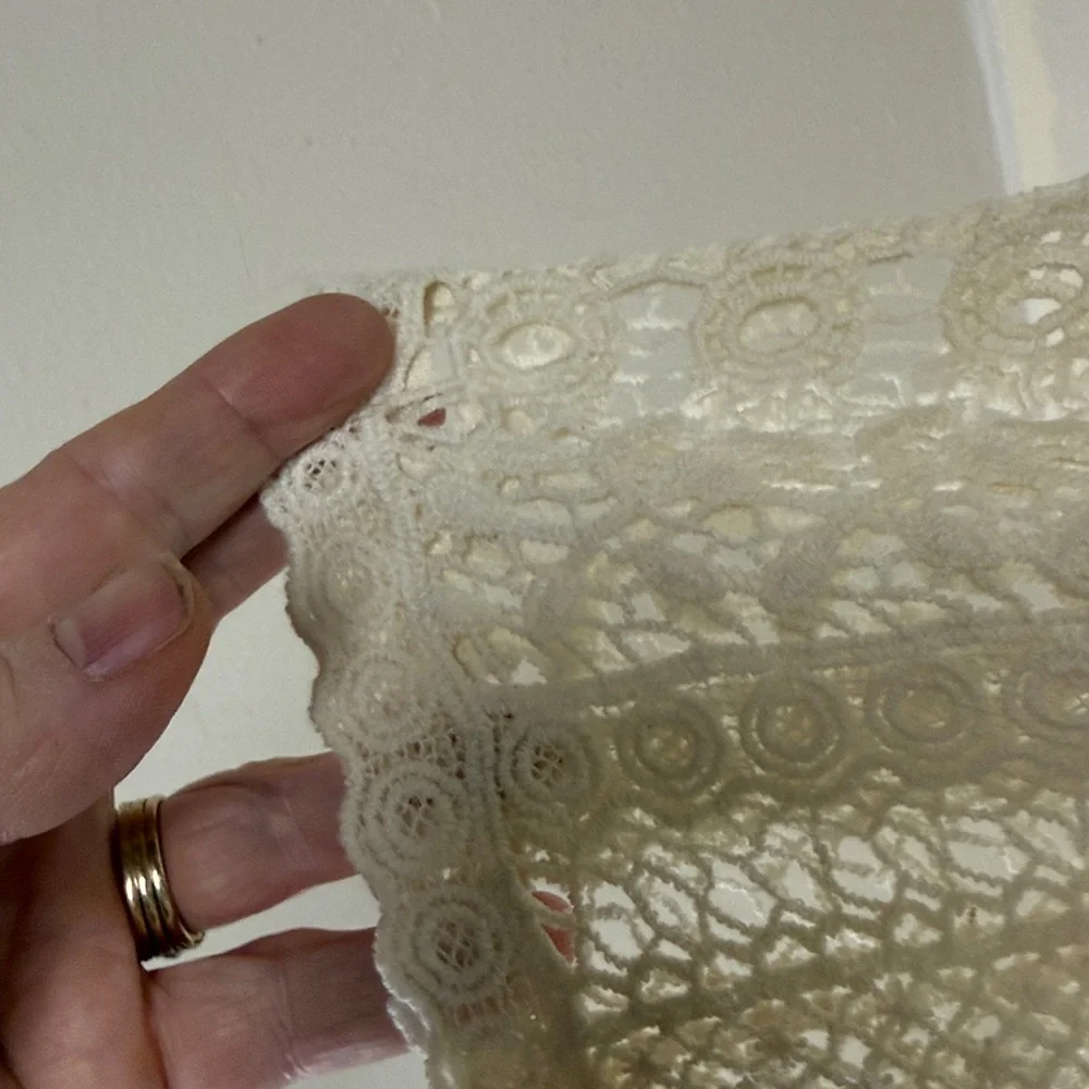 CHRISTOPHER & BANKS Crocheted Blouse w/Tank Lining. Cream